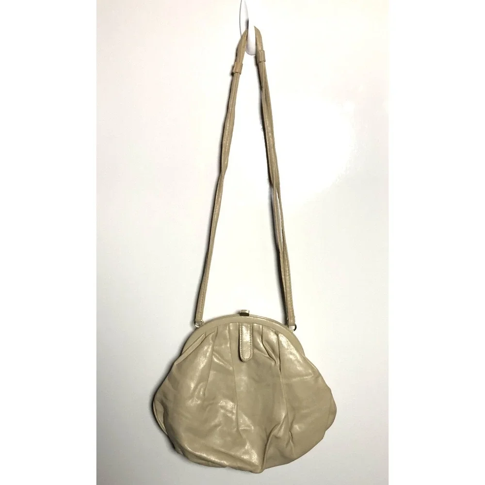 Vintage 70s Valerie Barad Beige Shoulder Bag Pleated Frame‎ Purse Made in Taiwan
